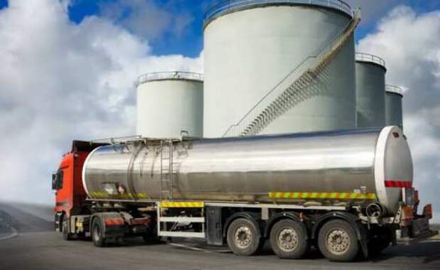 Саудовская Аравия скупает миллионы баррелей российского дизеля — Bloomberg  | Русская весна