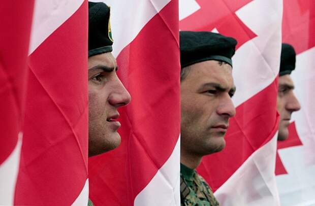Грузинские солдаты на траурной церемонии в память погибшим в войне 2008 года. Фото: Shakh Aivazov / AP, архив
