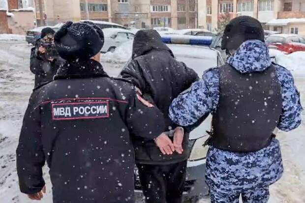 Хабиров: у напавшего на школу в Уфе был нож, на который сработал металлодетектор