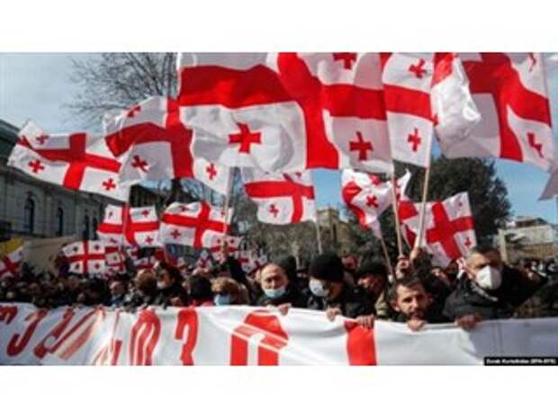 Байден намерен создать очаги хаоса и насилия на западной периферии России