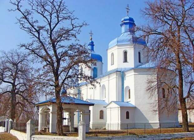 Покровская церковь в селе Сулимовка, возведенная на средства гетмана. /Фото: metry.ua Покровская церковь в селе Сулимовка, возведенная на средства гетмана. /Фото: metry.ua