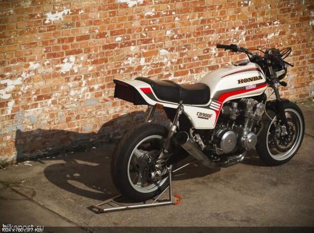 Мотоцикл Honda CB750F Pearly Spencer