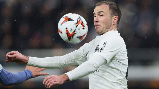 Автор победного гола сборной Германии на ЧМ-2014 Гетце продлил контракт с «Айнтрахтом»