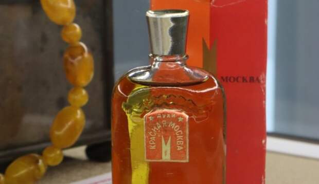 «Красная Москва» и флакон мечты: краеведческий музей Кузбасса встречает весну модными историями