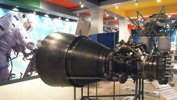 Камера сгорания ракетного двигателя РД-180, архивное фото