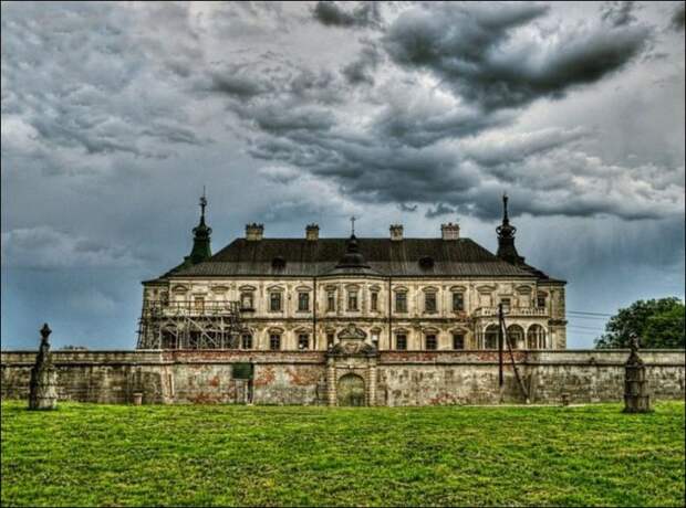 Подгорецкий замок, Львовская область, Украина — парижская ратуша.