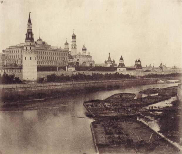 1852. Южная часть Кремля со Старого моста 1852. Южная часть Кремля со Старого моста
