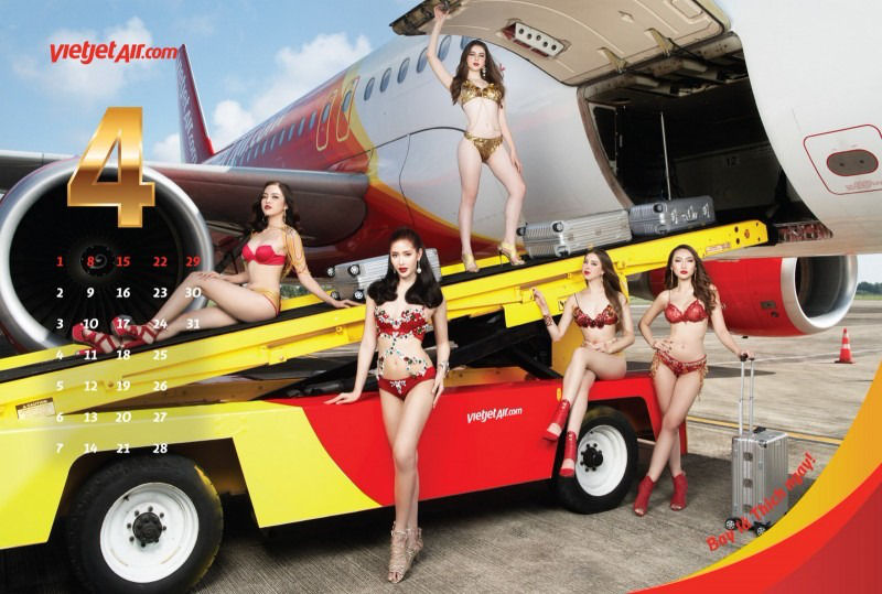 Стюардессы в бикини в календаре авиакомпании VietJet