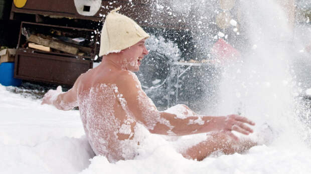 Экстремальный отдых: чем опасны прыжки в сугроб после бани