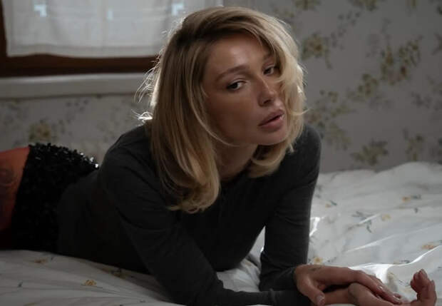 "Спасибо, что вновь обретаете интерес". Настя Ивлеева впервые после "отмены" снялась в фотосессии