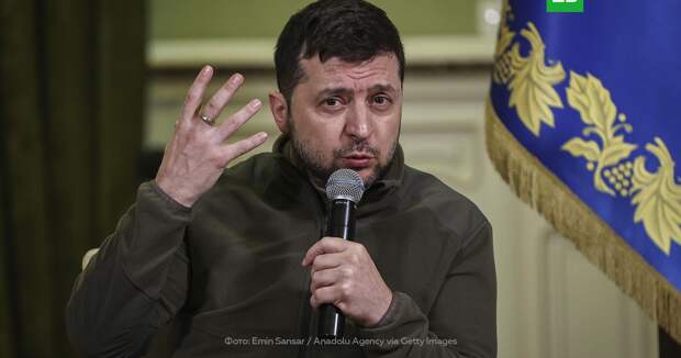 В сложившейся ситуации президент Украины Владимир Зеленский имеет полное право вести себя «нагло» по...