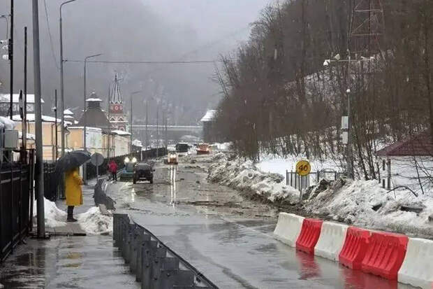 Сель сошел на автодороге "Альпика Сервис — Сулимовский ручей" под Сочи