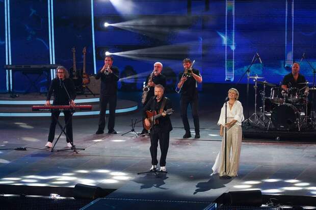 «Я люблю свою страну»: Леонид Агутин и Анжелика Варум заработают миллионы на Дне защитника Отечества