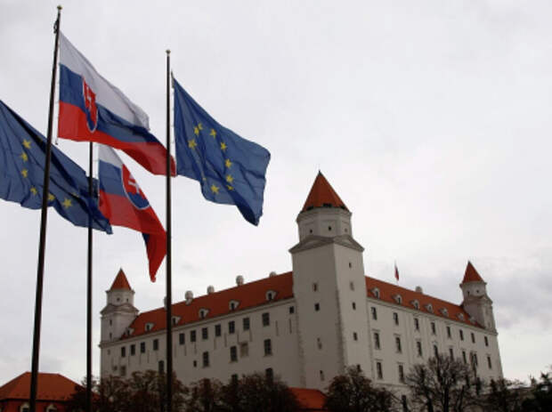 Словакия отказалась от участия в плане Трампа по поставкам оружия Украине Словакия отказалась от участия в плане Трампа по поставкам оружия Украине