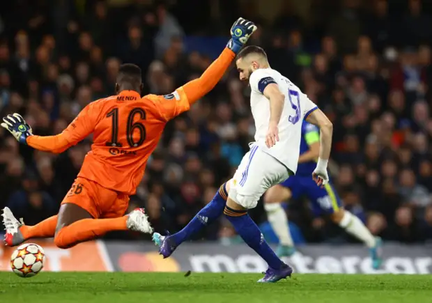 «Челси» без Абрамовича жалок, а Бензема — велик! Как ветеран «Реала» оформил в плей-офф ЛЧ второй хет-трик подряд