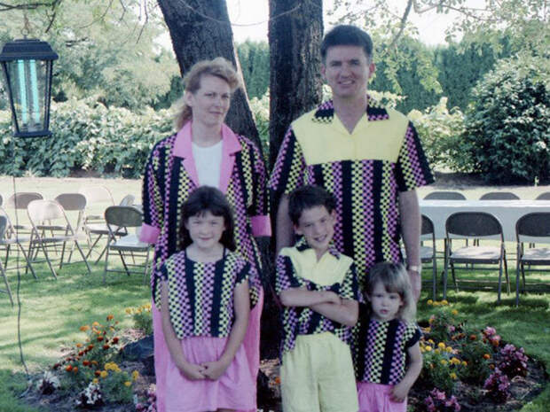 Забавные и нелепые семейные фотографии 1980-х годов