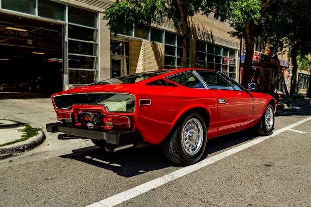 Африканский ураган Maserati Khamsin с тремя вариантами задней части