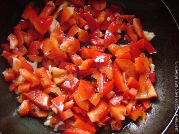 Салат «Мозаика» с курицей и сладким перцем Салат «Мозаика» с курицей и сладким перцем
