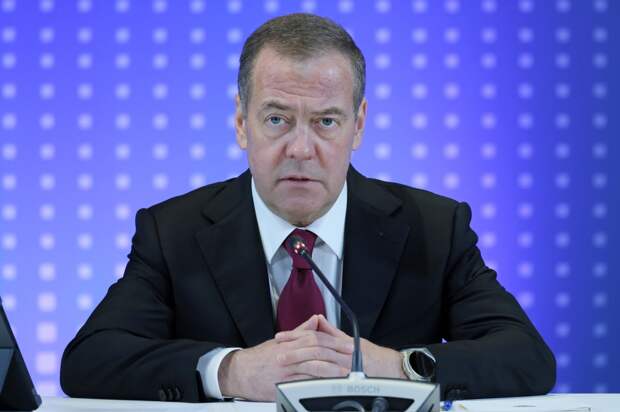 Медведев описал ситуацию в зоне проведения СВО
