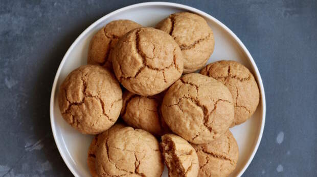 Песочное печенье с трещинками "Минутка": полчаса на кухне – и сладкое к чаю готово