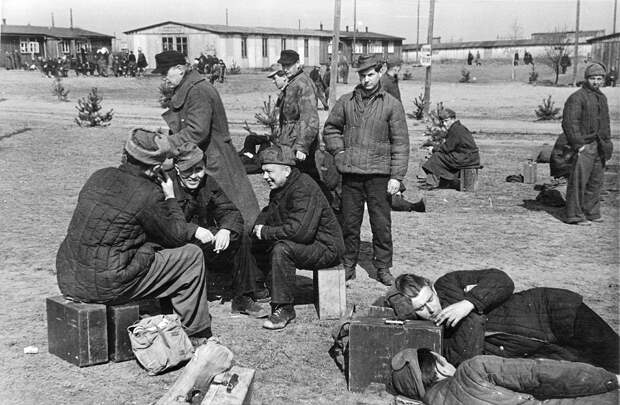 Как в послевоенной Германии встречали солдат, вернувшихся из плена