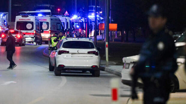 Семь полицейских ранены в перестрелке с боевиками ИГ* в Турции