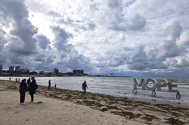 У берегов Анапы обнаружили нефтяное пятно