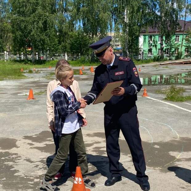 В Верхнем Тагиле школьники повторили правила безопасной езды на велосипедах