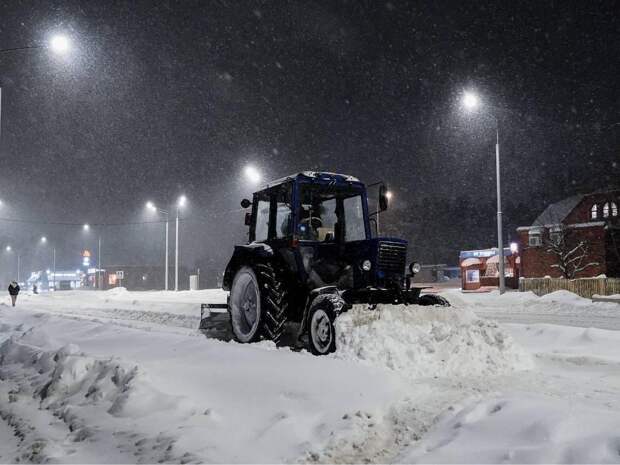 Отмены рейсов, коллапс на дорогах, метровые сугробы: Москву парализовал «Фрэнсис»