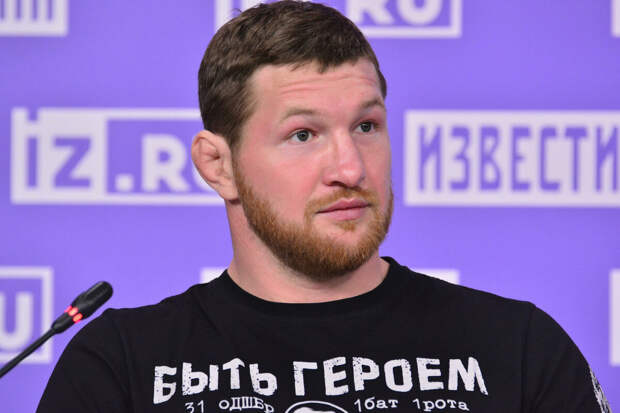 Россиянин Минеев победил соотечественника Глухова на турнире по кикбоксингу