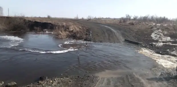 Движение по алтайской трассе временно ограничили из-за паводка