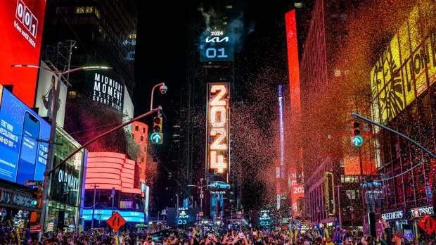 2002 vs 2024: Video Reveals Huge Change In Crowd Enthusiasm At Times Square NYE Celebration