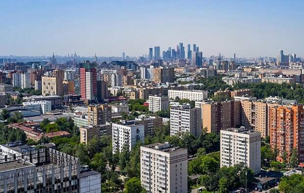 Городские службы ведут масштабную работу по подготовке Москвы к новому отопительному сезону