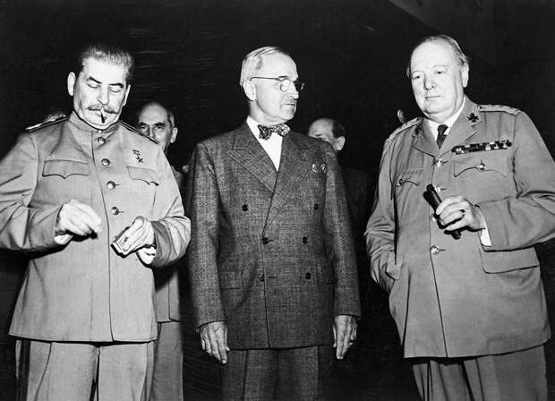 Сталин, Трумэн и Черчилль на Потсдамской конференции в июле 1945 года. Getty Images