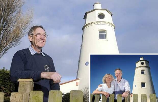 С 2011 года Sir Peter Scott Lighthouse обрел новых владельцев (Линкольншир, Великобритания).