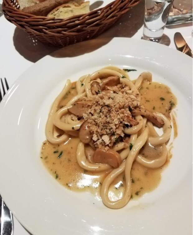 Паста Починки с белыми грибами - 1280 руб 