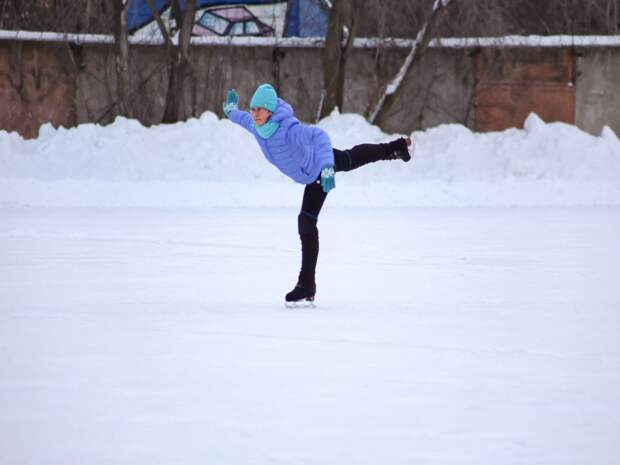 Рекомендации для тюменских любителей кататься на коньках: как избежать травм при падении