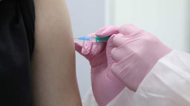 Минздрав России может обновить список противопоказаний к вакцинации от COVID-19 в декабре