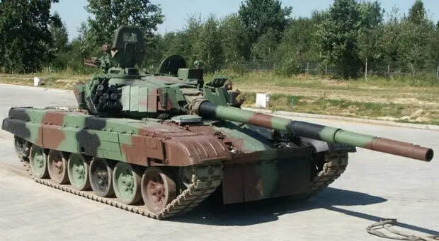 Подписанный контракт на поставку южнокорейских танков K2 позволит Польше передать Украине новые партии ОБТ Т-72 и PT-91