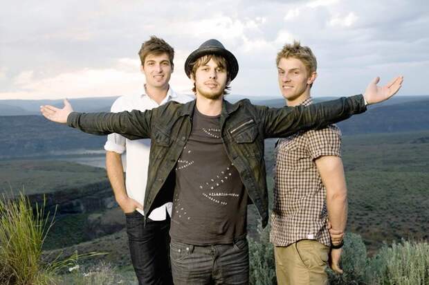 Foster the people 2022. Foster the people 2022. Foster the people рок. Foster the people фото. Foster the people - torches (2011).