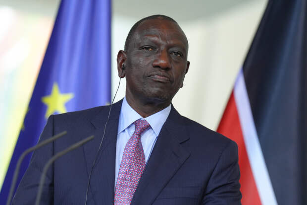 Президент Кении попросил Зеленского освободить кенийцев