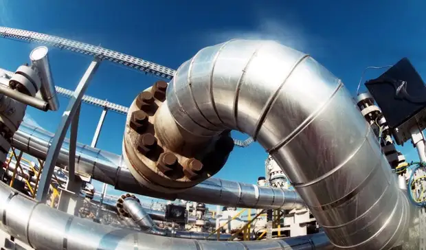 Макрон: Париж допускает введение санкций в отношении нефти и угля из России