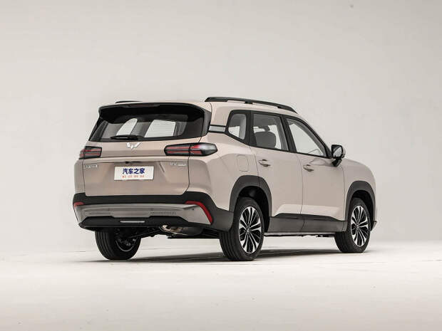 Китайцы снова удивили: гибридный кроссовер размером с Geely Monjaro — всего 88,8 тыс. юаней (1 млн рублей). Представлен Wuling Xingguang 560