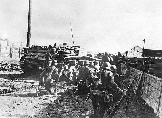 Немцы в Сталинграде. Сентябрь 1942 г. (https://clck.ru/32AaMh)