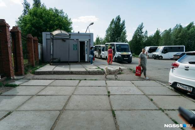 Омичи перечислили остановки, на которых орудуют карманники