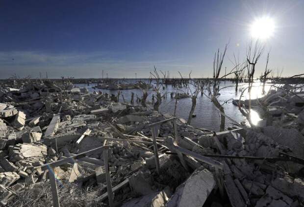 Город пробыл 25 лет под водой город, катастрофа