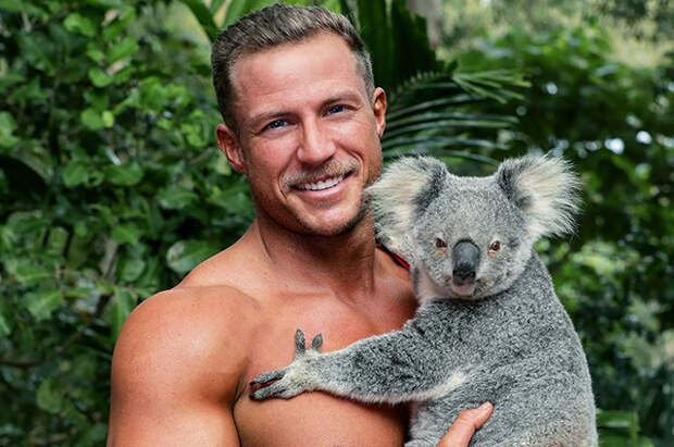 Австралийские пожарные снялись топлес для календаря на 2022 год