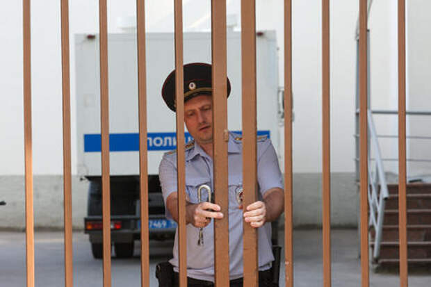 Высокопоставленный полицейский попался на взятках в Геленджике