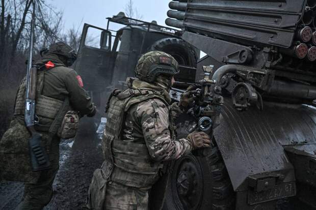 Крупному городу Донбасса предрекли взятие в клещи