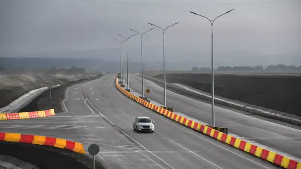 Путин проехал по открывшейся в Крыму трассе «Таврида»